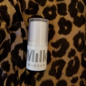 TRADED - Milk Makeup Turnt Highlighter stick